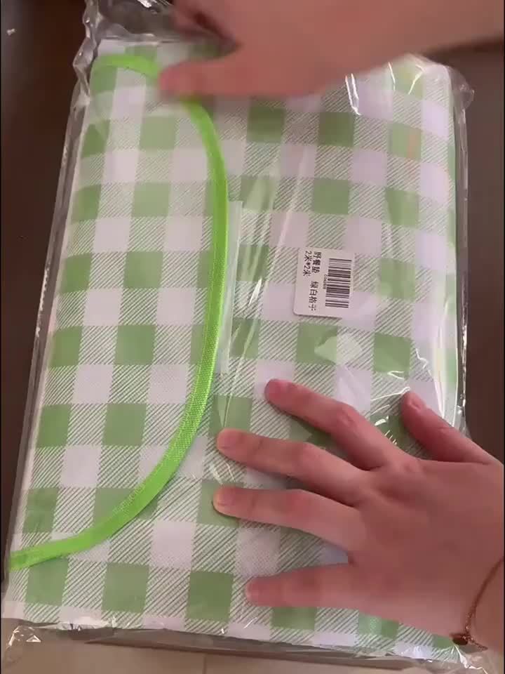 1pc Waterproof Picnic Blanket with Green & White Checkered Design - Foldable, Portable Outdoor Mat for Camping, Beach, and Spring Outings | Durable Polypropylene Backing, Easy to Clean, Perfect for Outdoor Enthusiasts and Fam