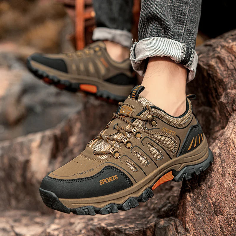 Men's Hiking Shoes Anti-Slip Breathable Lightweight Outdoor Trekking Shoes Waterproof High-Top Snow Boots Wide Size 39-44